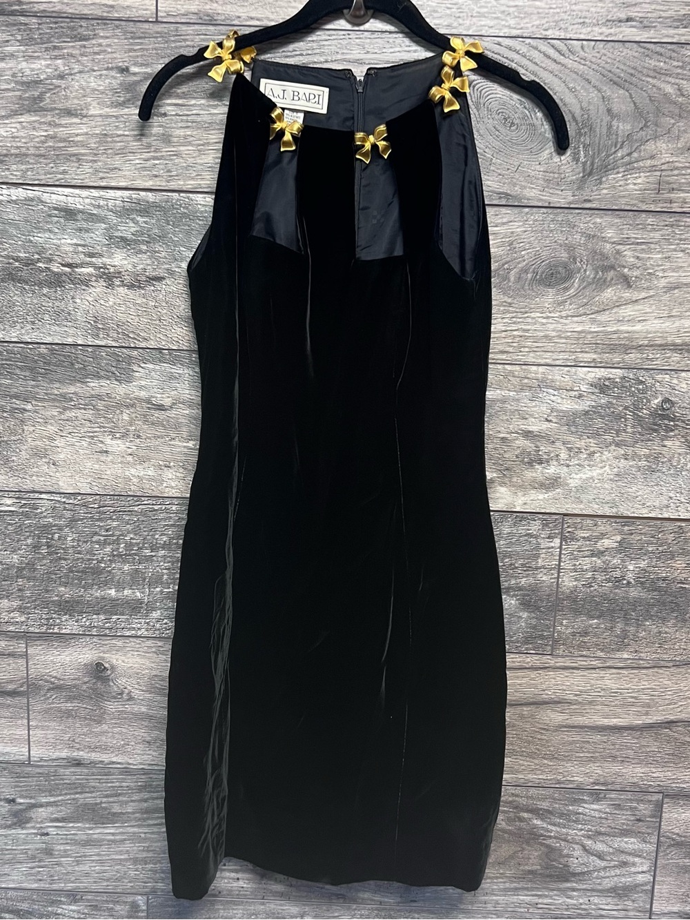 Title: Vintage A.J. Bari Black Velvet Gold Bow Cocktail Dress 80s/90s Size 4